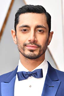 How tall is Riz Ahmed?